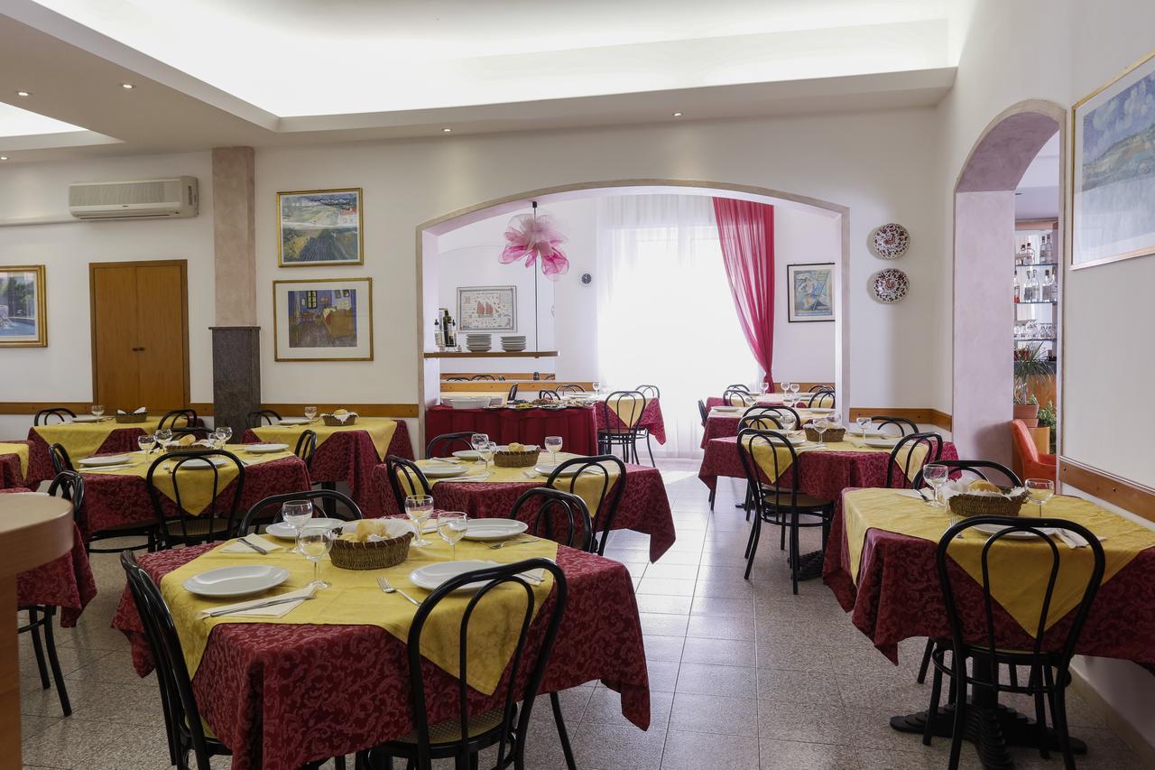 Hotel Susanna Rimini Exterior photo